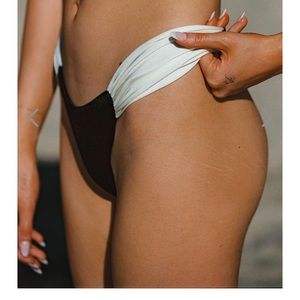 ONE ONE  Cecelia cape bottom